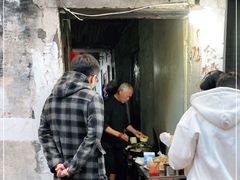 -仓桥直街臭豆腐