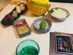 -喃喃椰·糟粕醋椰子鸡火锅(七堡花园店)