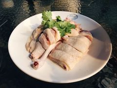 吃稻谷文昌鸡-千岛蚝高压锅生蚝·人参火锅(白云万达店)