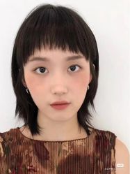 -时尚殿堂明星门店