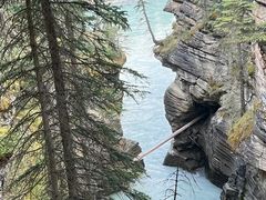 -阿萨巴斯卡瀑布观景点