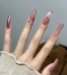-桃色美甲沙龙
