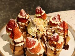 草莓忌廉华夫饼-BE BRIGHT KITCHEN(正佳广场店)