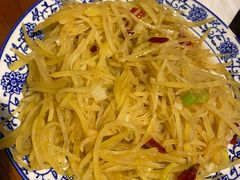 醋溜土豆丝-娄三少·老北京春饼烤鸭家常菜(方庄店)