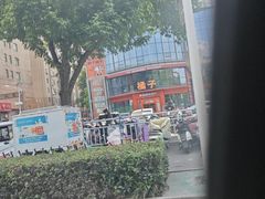 -胖东来生活广场(健康路店)
