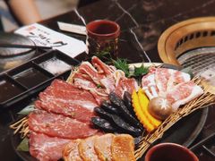 -山川小町·极番烧肉(新地假日广场店)