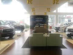展厅-上海永达浦东英菲尼迪4S店