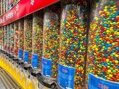 -m豆巧克力世界(上海世茂广场店)