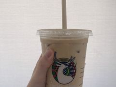-瑞幸咖啡(岳家嘴地铁站店)