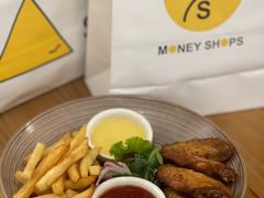 香炸鸡翅配薯条-Money Shops(愚园路店)