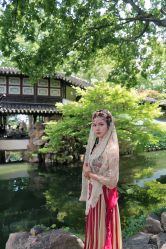 -古绫丝绸旗袍体验馆