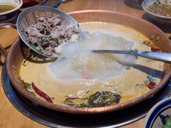 -洱火云南酸菜牛肉火锅(石景山当代商城店)