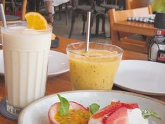 -ROAST coffee & eatery