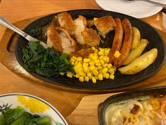 香辣烤肠配黑椒鸡排-萨莉亚意式餐厅(深圳北站店)