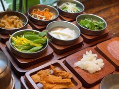 -银米·云南传统过桥米线(双廊黑金冠店)