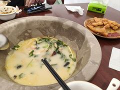 -姚记抚仙湖野生菌石锅鱼庄