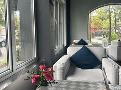 -穹六人间 people 6(岳阳路店)