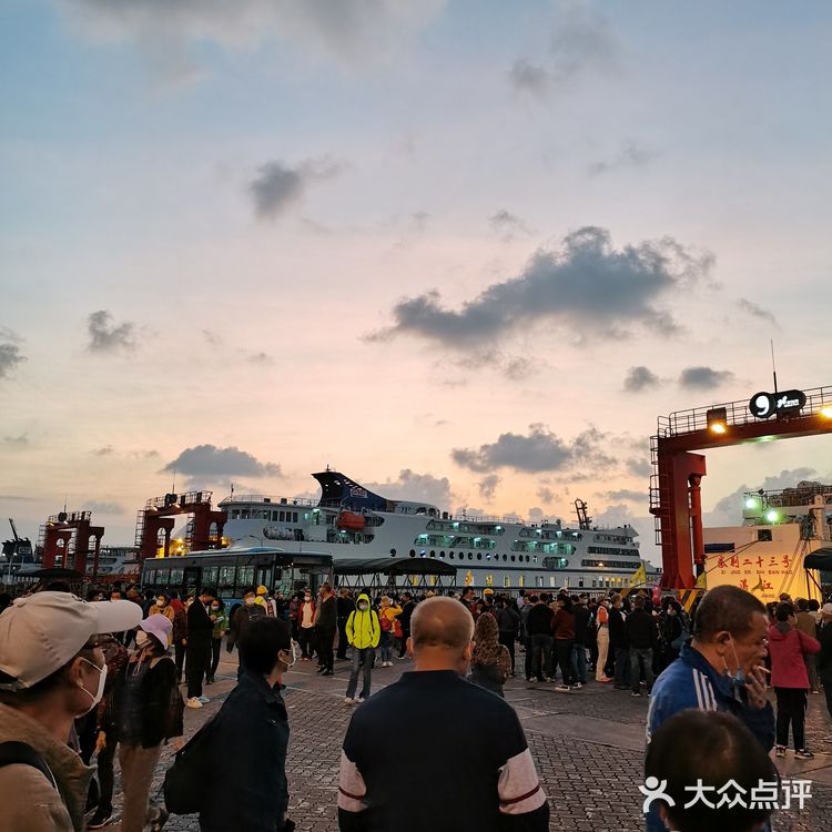 搭上湛江西→海口的轮渡，开始海南之旅。