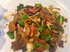 -一朵菌·野生菌探索家火锅(南亚店)