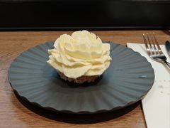 -潮一不贰·法式甜品·生日蛋糕·西式简餐(外滩店)