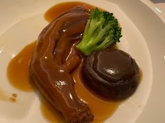 鲍汁灵芝扣鹅掌-粤财皇冠假日酒店·彩华轩中餐厅