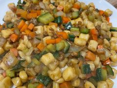 肉丁炒疙瘩-杨记老门框百年卤煮(回龙观文华西路店)