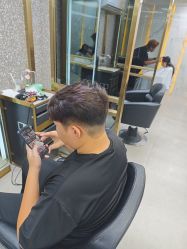 -苏奇发型·烫发染发