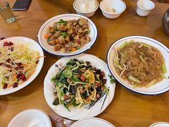 -鹤乡东北菜(崮山路店)