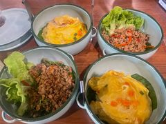 -Chom Cafe and Restaurant