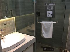 -7天连锁酒店(上海徐家汇龙华路地铁站店)