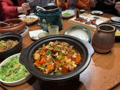 -老滇山寨•云南特色菜•地方菜•民族风情歌舞表演(金碧店)