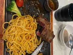 -汤姆家的牛排意面披萨(新城市广场店)