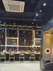 -韩国李知恩形象设计