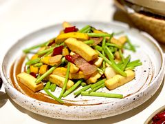 腌肉豆干炒黎蒿-泓0871臻选云南菜·味庄