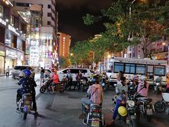-解放路步行街                
