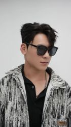 -一家只做男发烫染的店