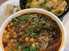 -荀记肉夹馍(三八家乐福店)