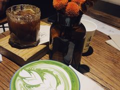 抹茶拿铁-邊渡咖啡