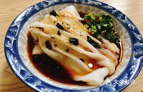 Steamed Hot Rice Noodles