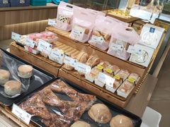 -顶东面包花园·生日蛋糕(世博店)