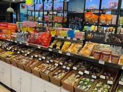 -来伊份(我格广场武宁路店)
