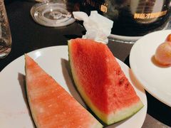 -钱小奴海鲜自助黑金店(杭州滨江龙湖店)