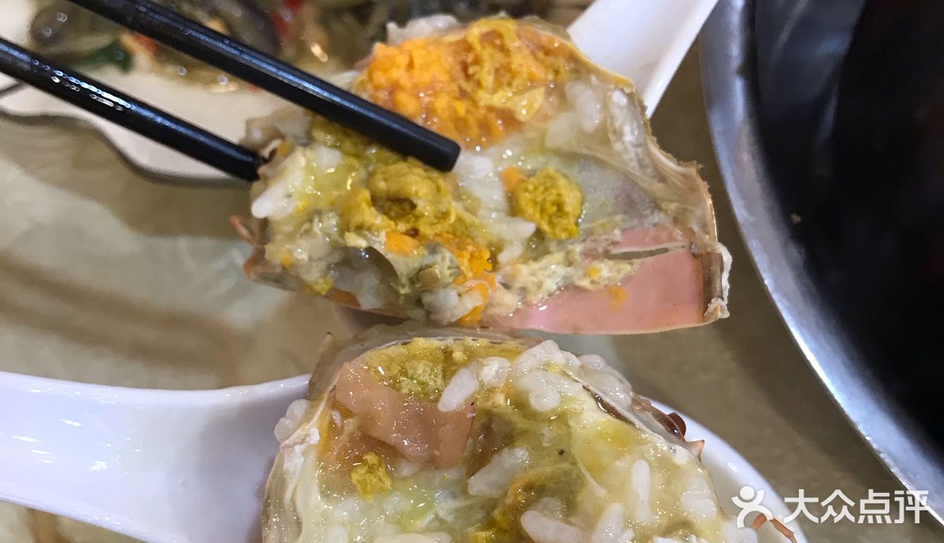位于长兴路天鹅花园的伟记砂锅粥