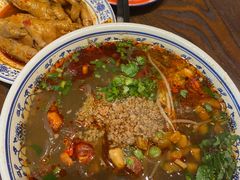 -爆炸头阿姨小四川正宗川味小吃(无任何分店)