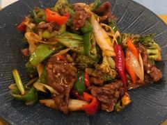 -玖月时尚泰式餐厅