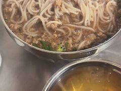-正宗杨记普洱酸醋米线(总店)