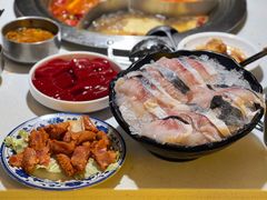 -老房老舍重庆火锅(假日城市店)