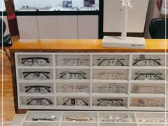 -MiRi眼镜连锁·蔡司·尼康控优点合作店(莘庄店)