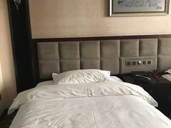 -陕西华浮宫酒店(未央湖公园店)