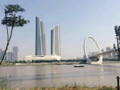 -南京眼步行桥